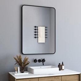 Spiegel Wandspiegel mit Hochwertigen Schwarz Metallrahmen 60x80cm, Abgerundeter Rechteckiger Designspiegel, für Diele, Badezimmer, Wohnzimmer