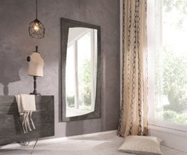 Spiegel mit geschwungenem Holzrahmen Design-Wandspiegel Wyatt 160x70 cm Akazie Platin Landhaus Modern Elegant