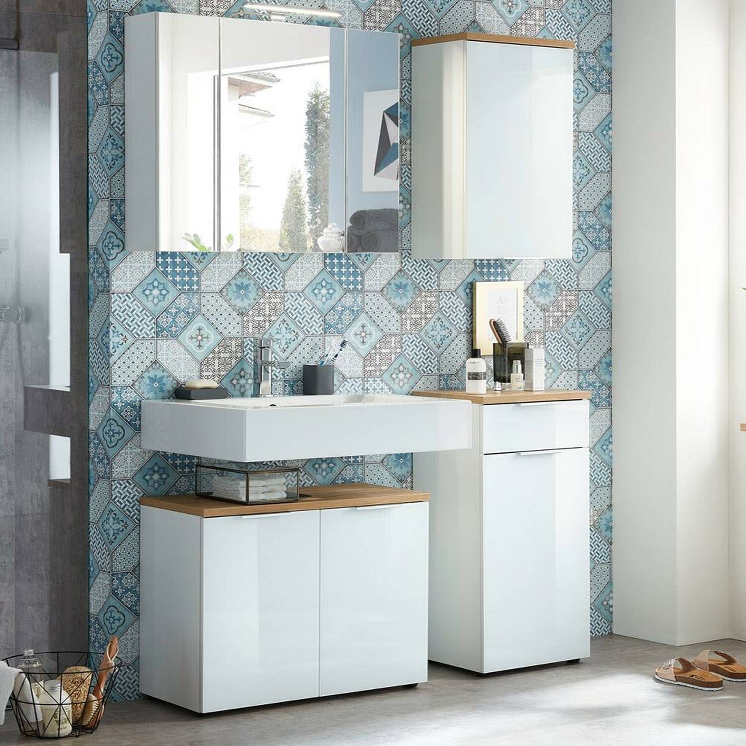 Badmöbel Set weiß Navarra Eiche mit Glasfront kleines Bad moderne Badezimmer Möbel komplett Kombination Spiegelschrank Badschränke Holz