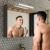 Spiegelschrank Bad mit Lumen Spiegelleuchte Bad Lampe 70 x 60 x 17 cm Anthrazit Badschrank Beleuchtet Badezimmerschrank |Stauraum und Steckdose in Weiß
